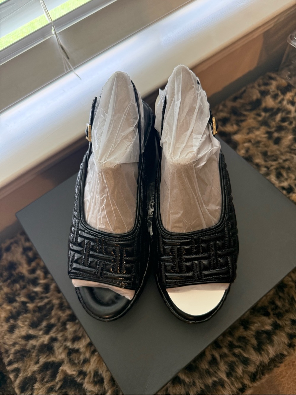 VINCE CAMUTO
Women's Elana Slingback Platform
Sandals - Picture 2 of 3